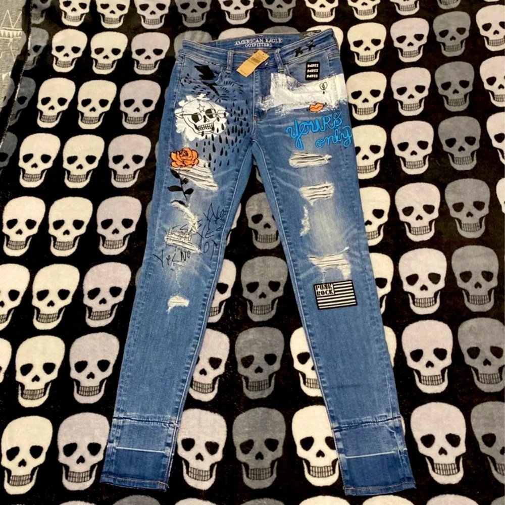 ❌🚫SOLD🚫❌ American Eagle Patchwork & Paint Jeans